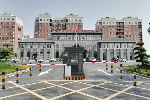 公安縣大圣村崗?fù)ぁ④嚺谱R(shí)別系統(tǒng)、智能道閘